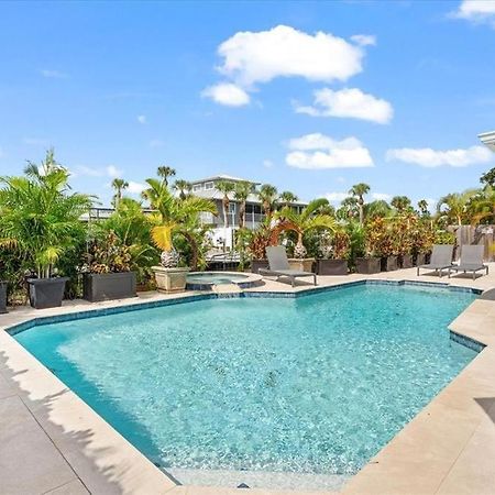 Private Village Home With Heated Pool & Spa With Private Front Courtyard Siesta Key Exterior photo